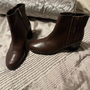 Aquatalia Brown Ankle Boots with Elastic Panels, new never used